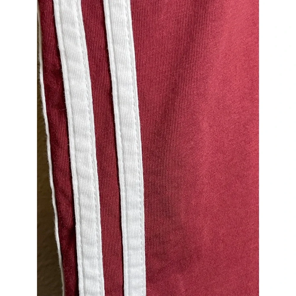 Adidas Mens Maroon 3-Stripe Short Sleeve T-Shirt Large Center Logo Sporty Casual